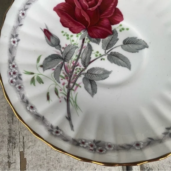 Vintage Royal Stafford Set Of 2 Roses to Remember Bone China Tea Saucers England - Picture 7 of 15